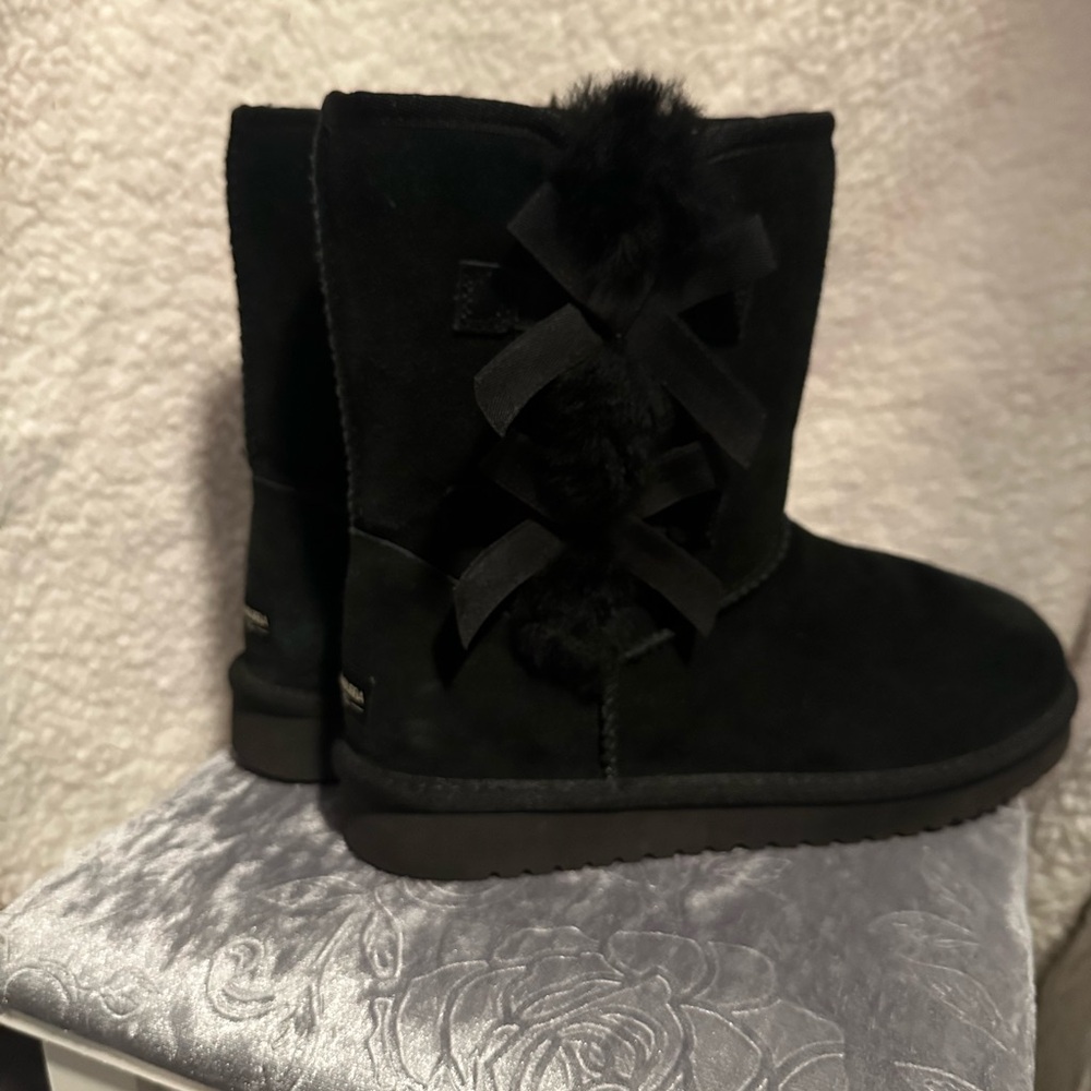 Women's Kookaburra by UGG Shoes - Black